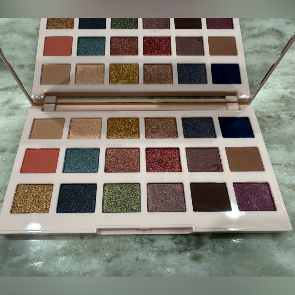 Ciate “The Editor” pallet - Picture 4 of 5